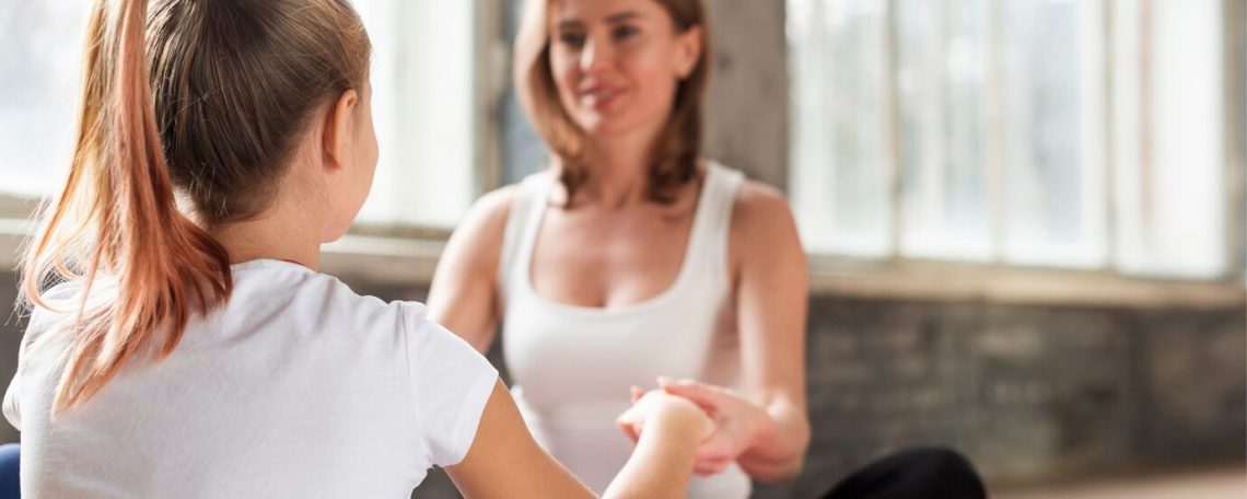 Les séances de sophrologie en groupe, bénéfique pour les enfants TSA et leurs parents.